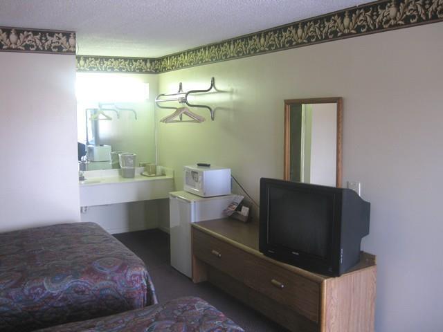 Passport Inn Perry Ruang foto