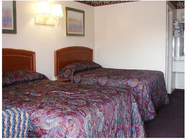 Passport Inn Perry Ruang foto